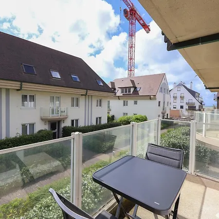 Near Belgian Coast With Terrace, Cleaning Included * אוסטדאונקרק